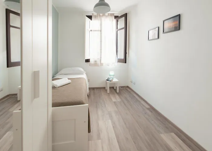 Sarahouse Relax A Due Passi Dal Mare * Cefalù